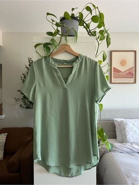 Amazon Essentials Olive Green Split-Neck Short Sleeve Blouse
